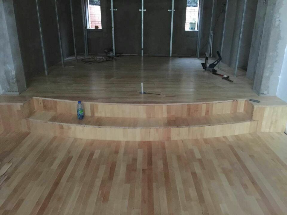 舞臺木地板旺季銷售雖然忙，提升用戶滿意度是關鍵