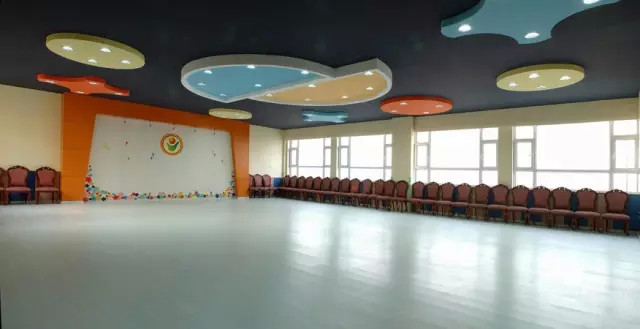 舞蹈劇院院校地膠很低價(jià)格是多少實(shí)用嗎