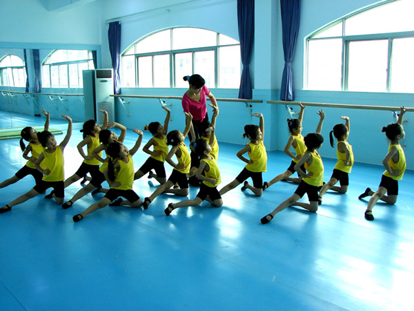 舞蹈地板品牌戰(zhàn)實(shí)是消費(fèi)者心理爭(zhēng)奪戰(zhàn)