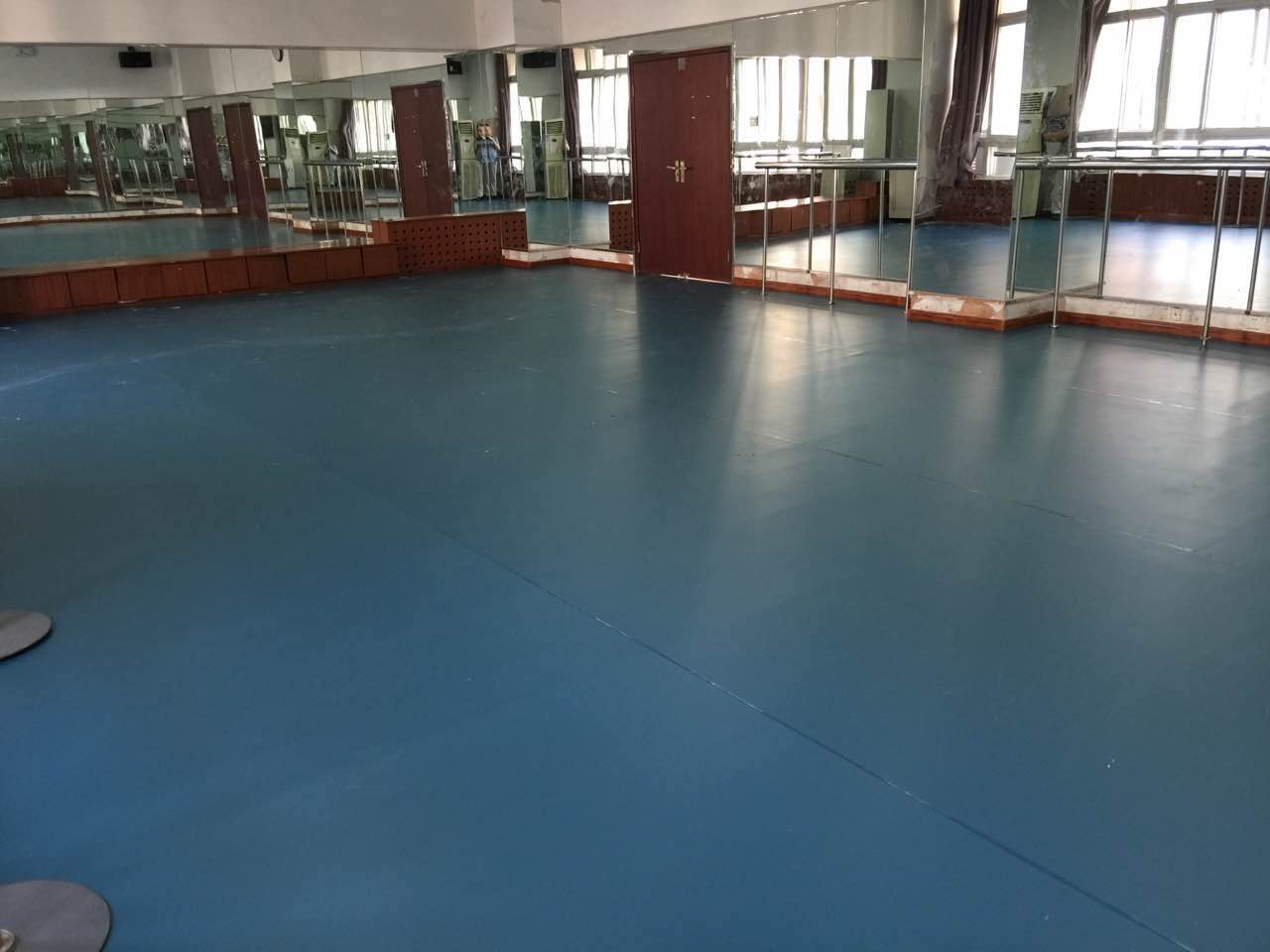 舞蹈地膠：錦上添花的選擇