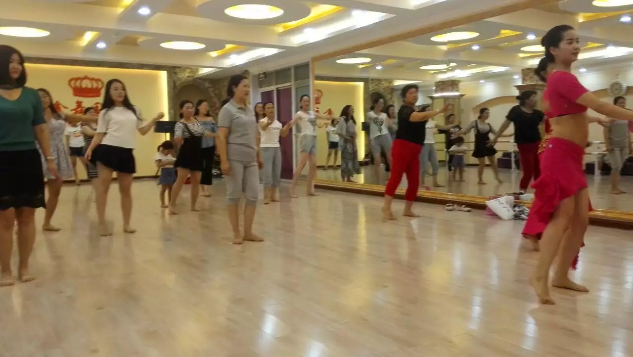 讓我們認識下舞臺地板