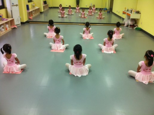 國產舞蹈地膠成功案例之-北京雨虹舞蹈工作室