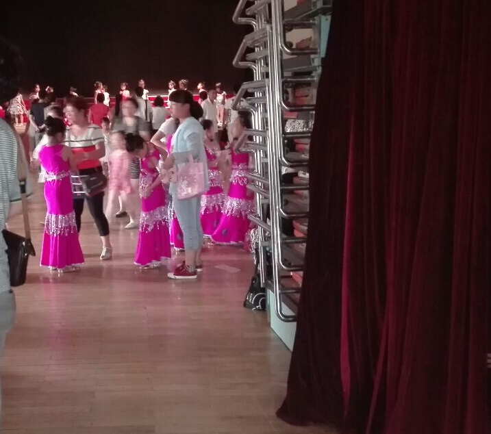 天津南開少年宮舞臺專用舞蹈地板鋪設案例