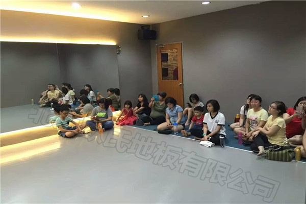 舞蹈地膠--延吉私人舞蹈培訓中心鋪設案例