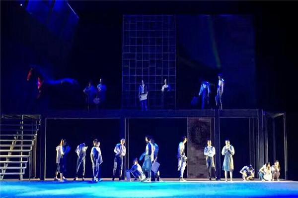 舞臺地膠--內蒙海拉爾天邊音樂劇成功案例