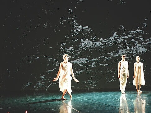 蹈練功房地膠價格正因為網(wǎng)絡(luò)購物有好的變化 蹈練功房地膠價格正因為網(wǎng)絡(luò)購物有好的變化